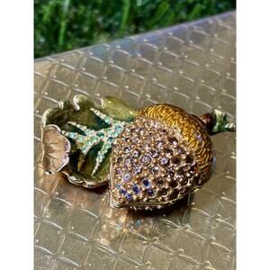 2002 Estee Lauder Jay Strongwater Solid Perfume Compact "Glistening Acorn" MIBB